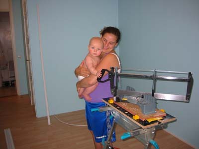 Jag hj&auml;lper mamma att s&aring;ga... 