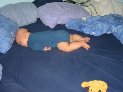 Ligger och sover sk&ouml;nt... 