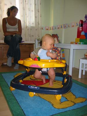 Jag leker i g&aring;stolen ingen... 