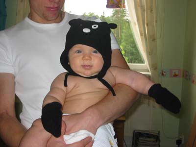 Jag provar min nya m&ouml;ssa och mina vantar...