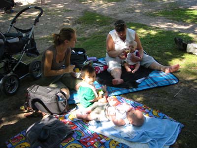 Allihoppa samlade p&aring; filtarna. 