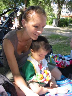 Mammas jobbarkompis Sandra och hennes son Elias. 