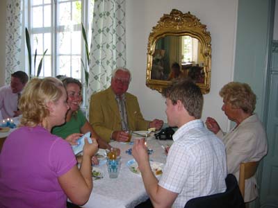 Gudfar, gudmor, gammelmorfar, gammelmormor och Dessi.