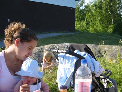 MaMamma och jag igen och Amanda i bakrunden... 