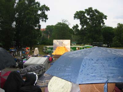 ...och scenen blev alldeles tom. 